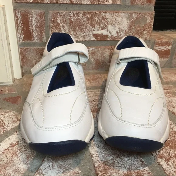 Propet Women's White Navy Mary Jane Therapeutic Walker Shoes size 9 W - Picture 5 of 16